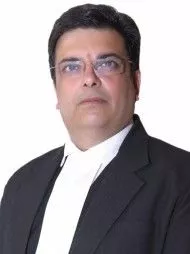 चंडीगढ़ में सबसे अच्छे वकीलों में से एक -एडवोकेट  ललित मोहन गुलाटी