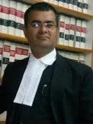 Advokát Nitin Chopra